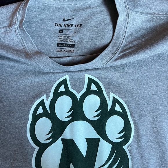 Men’s grey nike size medium Northwest Missouri State Bearcat shirt - Picture 3 of 3